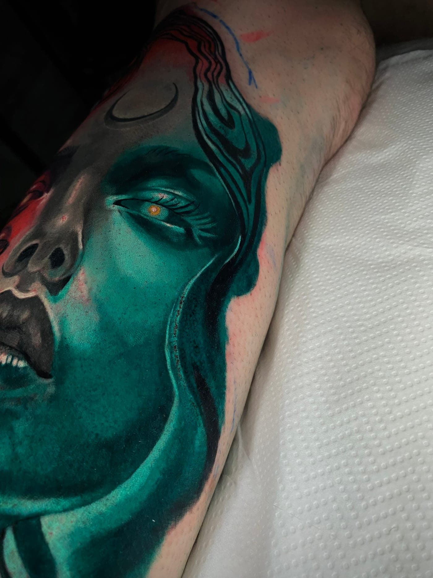 Tatuaje realizado por Eric Olguín — pieza 13